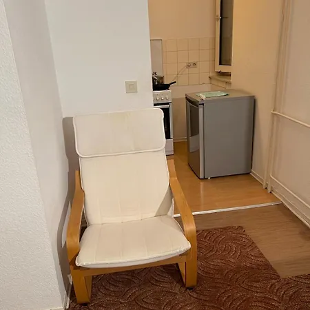 1 Zimmer-wohnung Mit Eigenen Kueche,dusche * キール