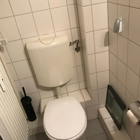 1 Zimmer-wohnung Mit Eigenen Kueche,dusche アパート *