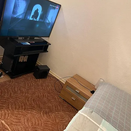 1 Zimmer-wohnung Mit Eigenen Kueche,dusche キール