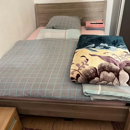 1 Zimmer-wohnung Mit Eigenen Kueche,dusche アパート